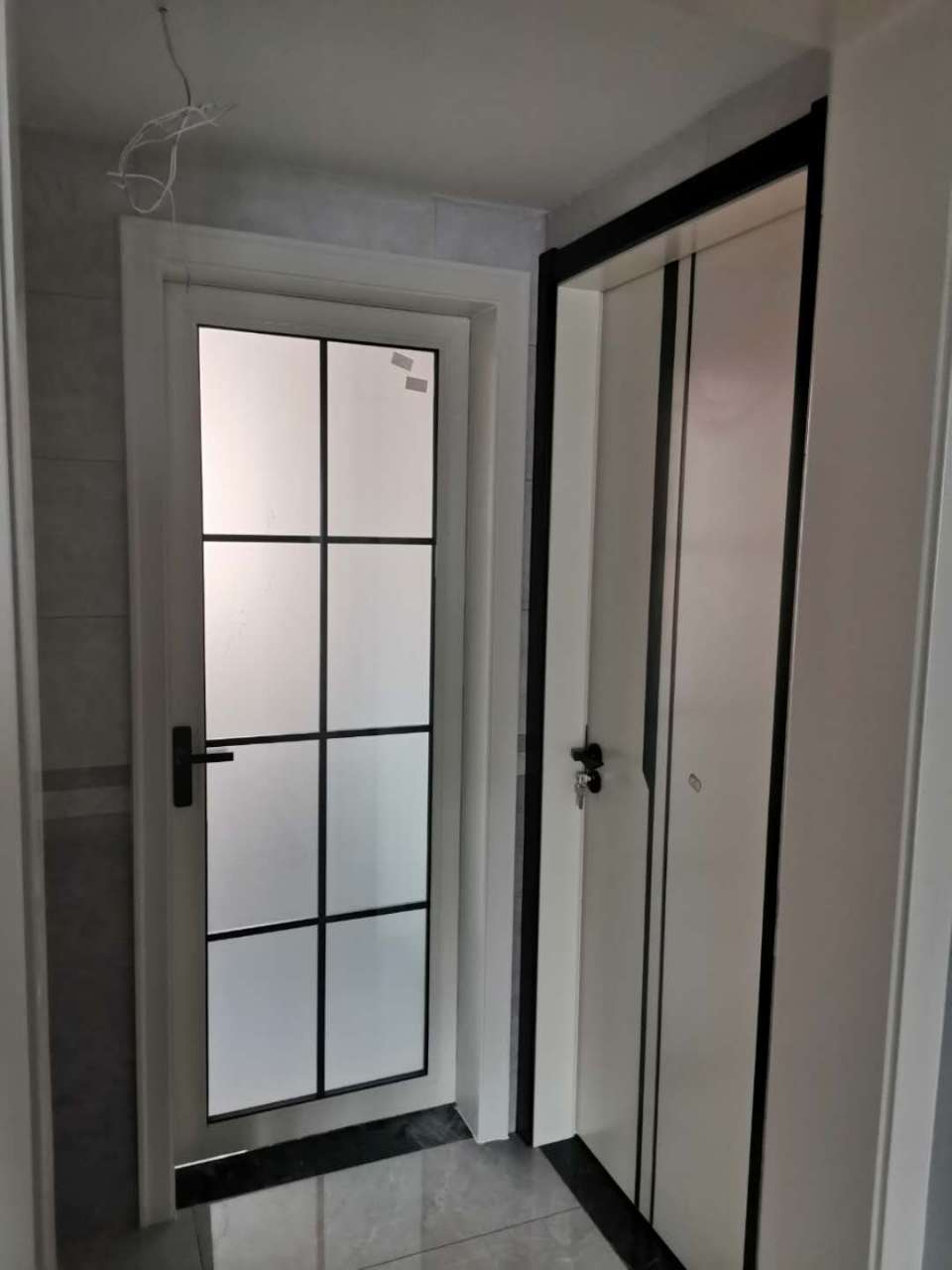 明码标价室内门450元卫生间门480元阳台门260元厨房间门480元淋浴房